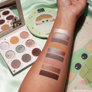 Colourpop eyeshadow pallette - limited edition - Mandalorian pallette